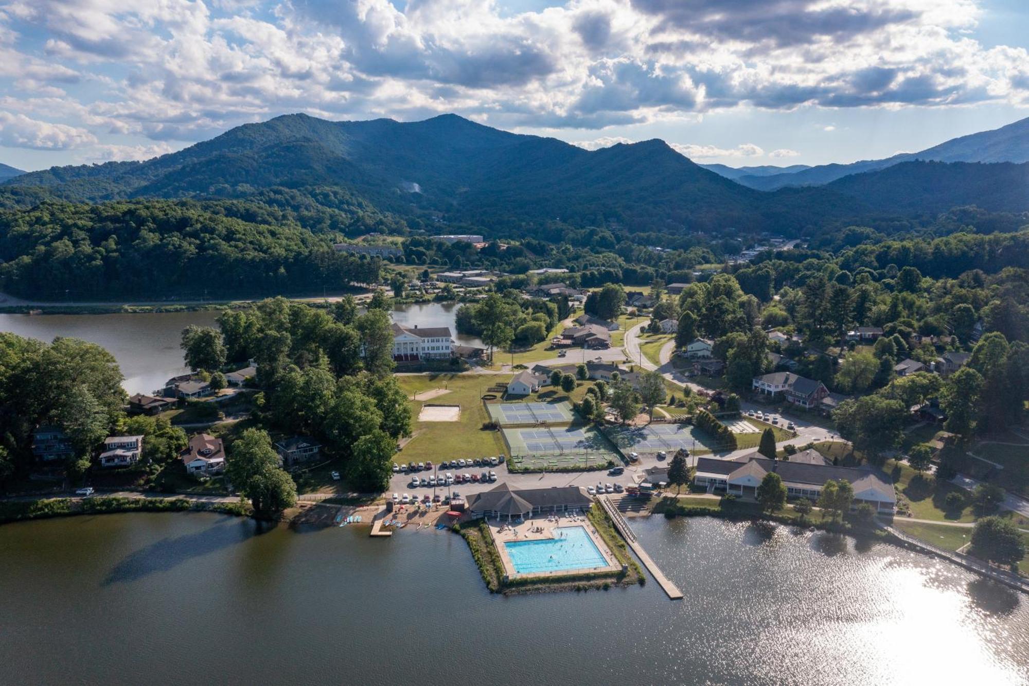 Dream Come Blue Lake Junaluska Exterior photo